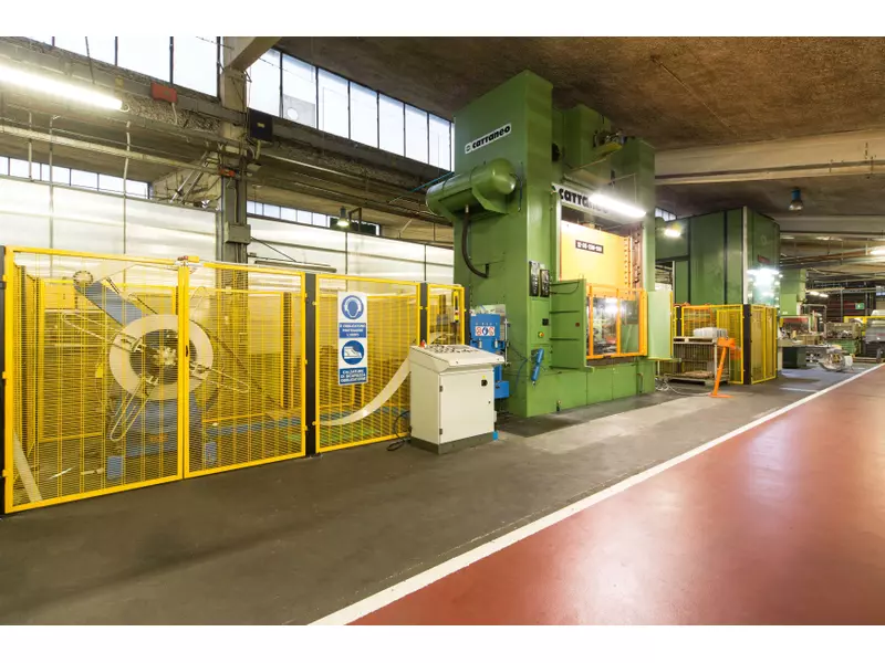 Pressa Cattaneo 315 t con svolgitore automatico.webp